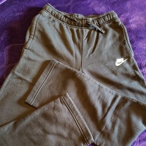 NWOT Boys black Nike sweatpants